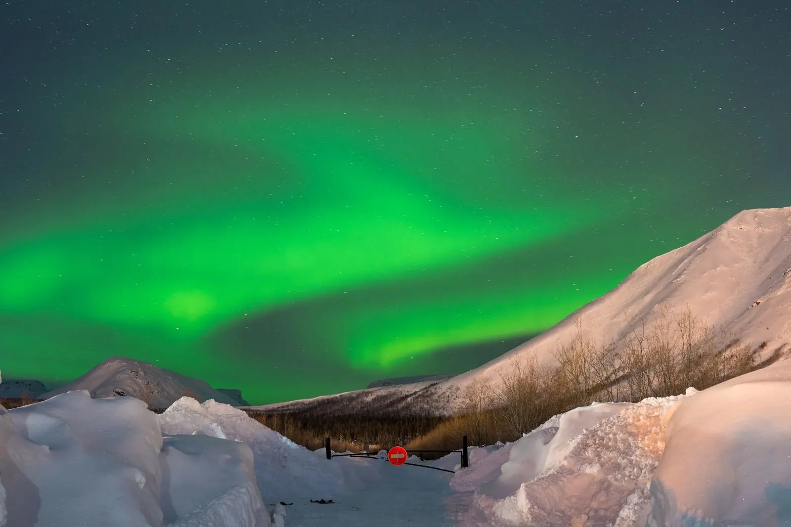 Murmansk — những gam màu mê hoặc của cực quang