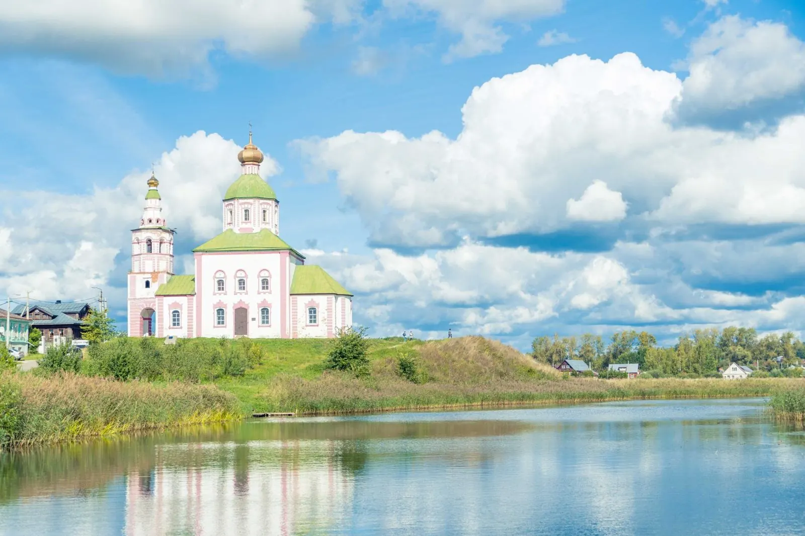 Nhà thờ mái vòm xanh bên sông Kamenka, Suzdal