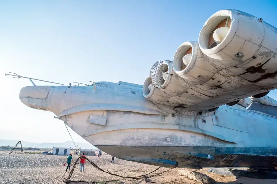Ekranoplan «Lun» bên bờ Caspi
