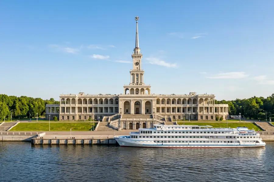 Bến sông phía Bắc Moscow (ảnh minh hoạ)