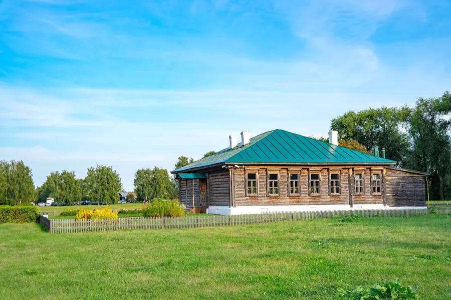 Ngôi nhà gỗ của gia đình nhà thơ Esenin ở Konstantinovo